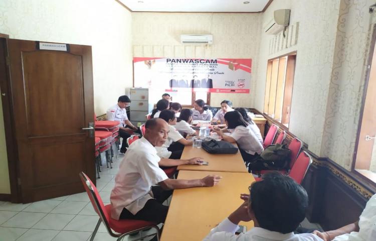 Bawaslu-Kabupaten-Badung-melaksakan-Monitoring-Evaluasi-Monev-di-Ruang-Panwascam-Kecamatan-Abiansemal_188484.jpg