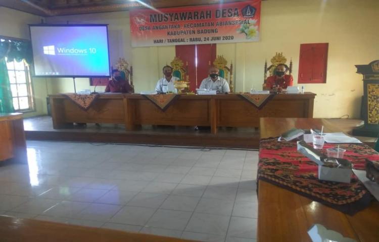 Musyawarah-Desa-di-Desa-Angantaka_988315.jpg